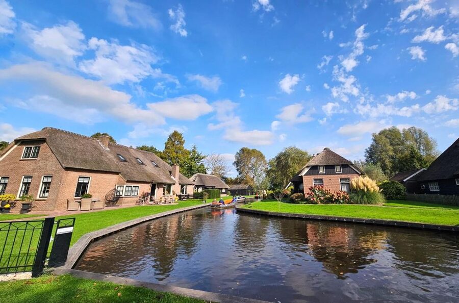 From Amsterdam: Giethoorn & Zaanse Schans Tour w/ Small Boat - Whisper Boat: the hands-on electric cruise that makes the day worth it