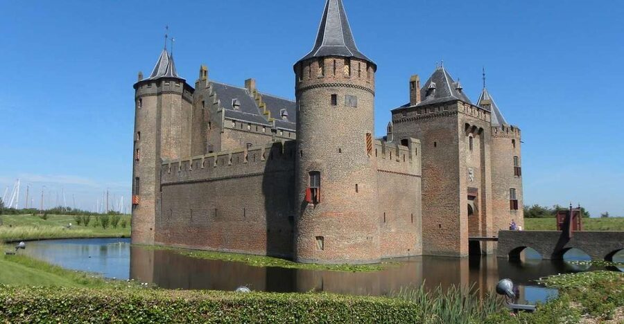 From Amsterdam: Private Day Trip to the Dutch Castles - Muiderslot plus De Haar: the contrast that makes this day trip work