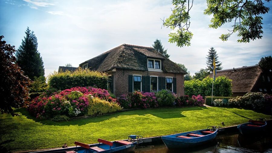 From Amsterdam: Private Sightseeing Tour to Giethoorn - Key Highlights to Know Before You Go