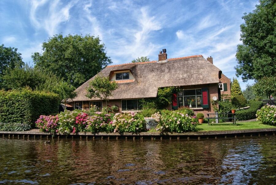 From Amsterdam: Private Sightseeing Tour to Giethoorn - What the guide adds, and how to make it worthwhile