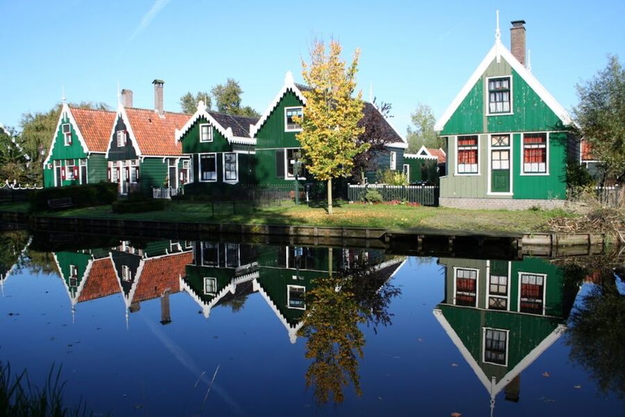 From Amsterdam: Windmills of Zaanse Schans Tour - Cheese factory stop: Dutch gouda sampling and the process story