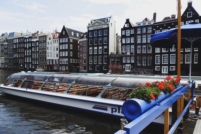 Full-Day Trip From Amsterdam to Keukenhof, Zaanse Schans + Cruise - Kooijman clogs: the quick craft stop that people talk about