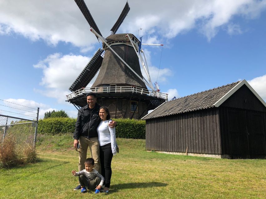 Giethoorm & Exploring the North of The Netherlands Tour - Inside Giethoorn: car-free canals and an hour on a punter