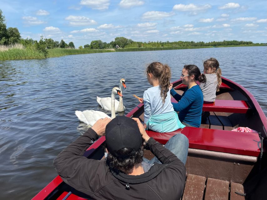 Giethoorm & Exploring the North of The Netherlands Tour - From Amsterdam to the countryside in an air-conditioned Chrysler minivan