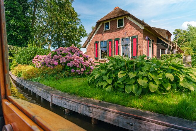 Giethoorn and Afsluitdijk Day Trip from Amsterdam with Boat Trip - Practical Tips for a Smoother Day