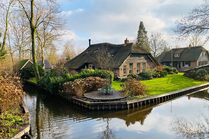 Giethoorn and Zaanse Schans Day Tour Small Group Incl. Boat Ride - Lunch in Giethoorn: plan ahead because it is on your own