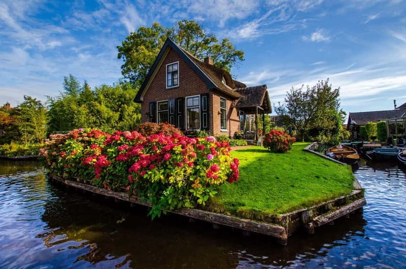 Giethoorn: Canal Cruise & lake Tour & Sightseeing Village - Key highlights to know before you go