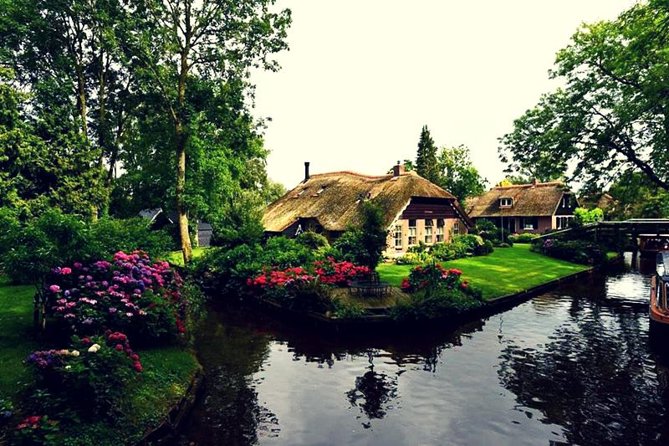 Giethoorn Day Tour from Amsterdam with Small Boat Ride - A Small-Group Van Ride Out of Amsterdam That Sets the Tone