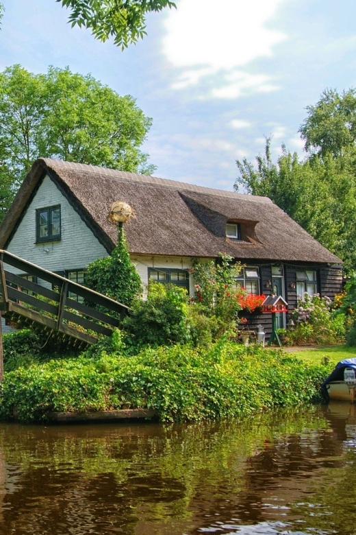 Giethoorn: Private Day Trip with Boat Tour from Amsterdam - The 1-hour boat tour, the heart of the experience