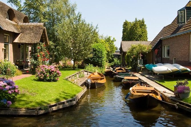 Giethoorn Private Tour & Boat Trip - Price and value: when $348.41 per person makes sense