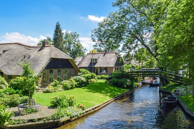 Giethoorn Private Tour with Cruise and Lunch from Amsterdam - Giethoorn Car-Free Canals: Why This Day Trip Feels Different