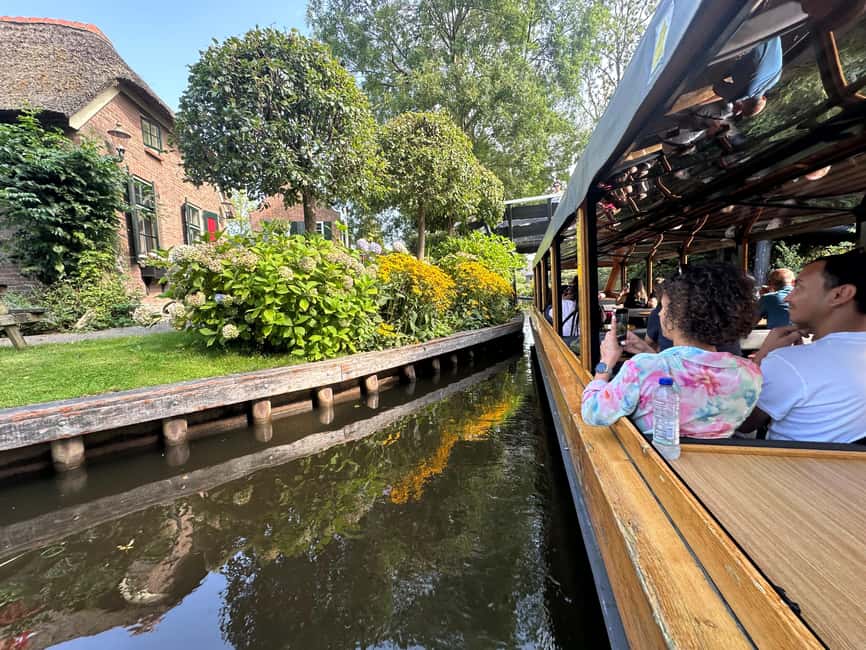 Giethoorn: Round trip from Amsterdam optional guided cruise - Who should book this tour, and who might skip it