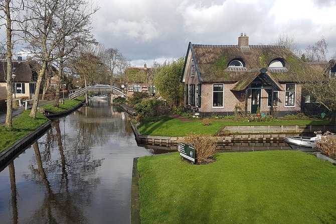 Giethoorn Small-Group Tour from Amsterdam (Max. 8 People) - Optional swap: ending at Zandvoort aan Zee instead of Amsterdam