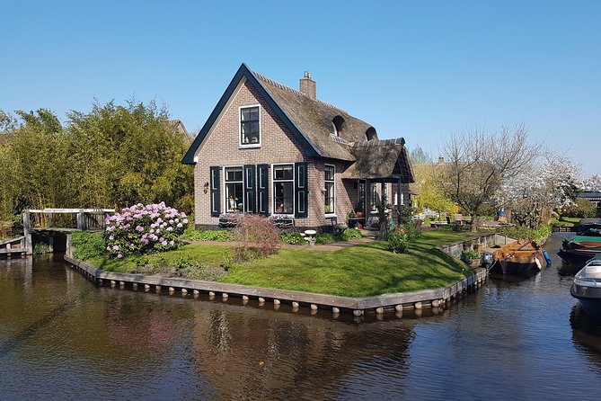 Giethoorn Small-Group Tour from Amsterdam (Max. 8 People) - The private canal boat: slow views, good angles, and real peace