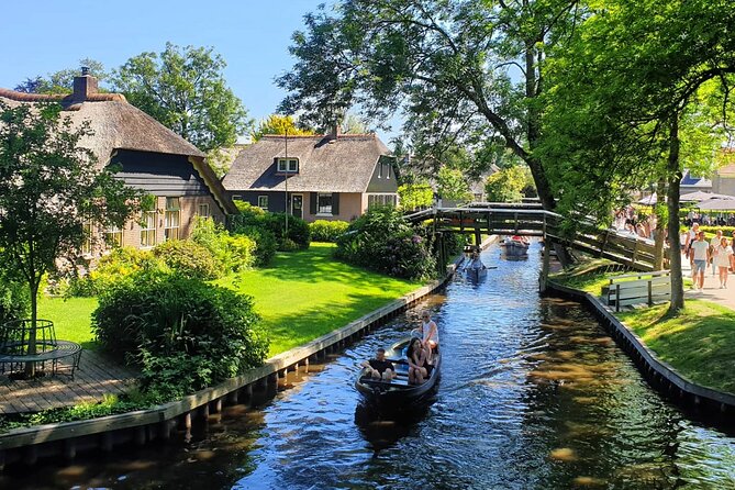 Giethoorn, Zaandam & Zaanse Schans Day Tour w/ Small Boat Ride - From Amsterdam to Zaanse Schans, the classic Dutch warm up