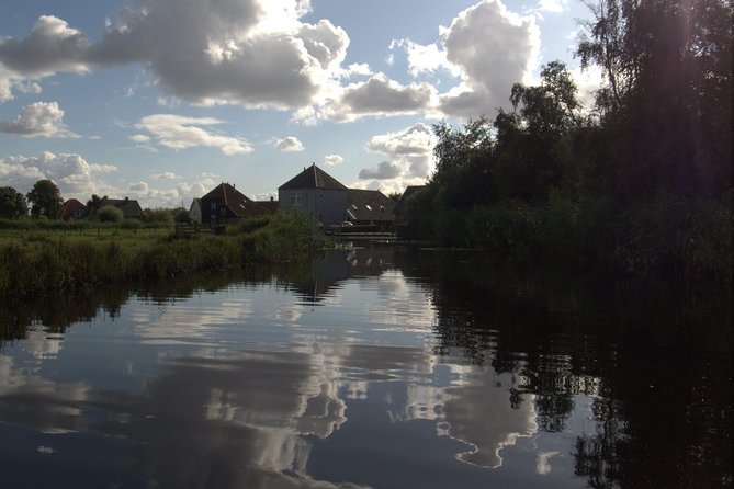 Guided Canoe Adventure with Picnic Lunch in Waterland from Amsterdam - Who Should Book This Waterland Canoe Picnic Trip