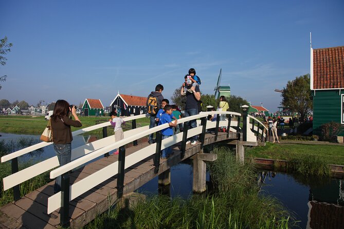 Guided Day Trip - Volendam, Zaanse Schans, Marken & Edam - The IJsselmeer Boat Trip to Volendam: A Break From Walking