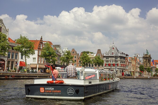 Haarlem: 50 minutes Boat Cruise - Teylers Museum on the cruise route: art, science, and a story you can picture