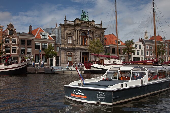 Haarlem Cheese and Wine Cruise - Entering Haarlem by water, not just on foot