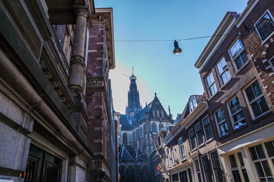Haarlem: City Highlights Walking Tour - Amsterdamse Poort and de Koepel Haarlem: city gate energy