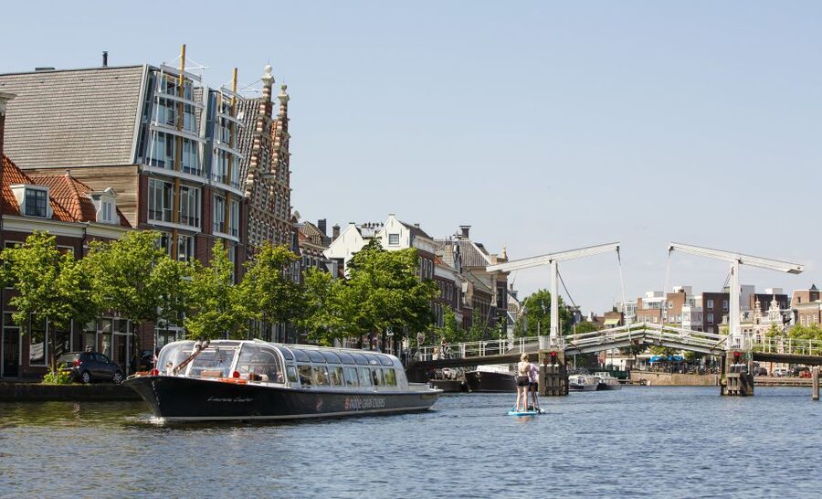 Haarlem: Dutch Windmill & Spaarne River Sightseeing Cruise - Tips That Make the Ride Easier and Your Photos Better