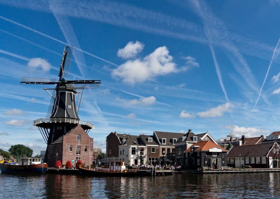 Haarlem: Dutch Windmill & Spaarne River Sightseeing Cruise - Spaarne River Glide Through Haarlem’s City Center
