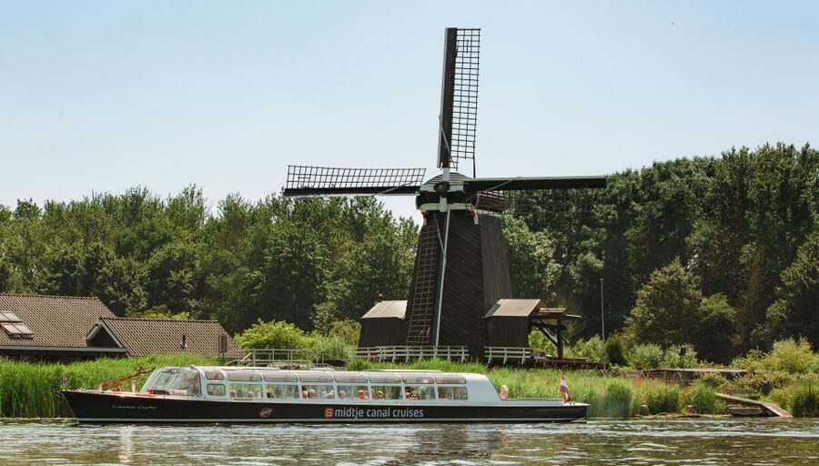 Haarlem: Dutch Windmill & Spaarne River Sightseeing Cruise - Windmill De Adriaan: The Photo Stop You Will Feel