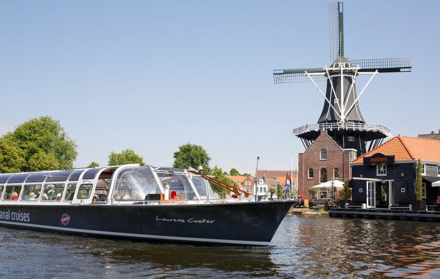 Haarlem: Dutch Windmill & Spaarne River Sightseeing Cruise - The Unicorn Windmill: Water-Level Views That Feel Extra Authentic