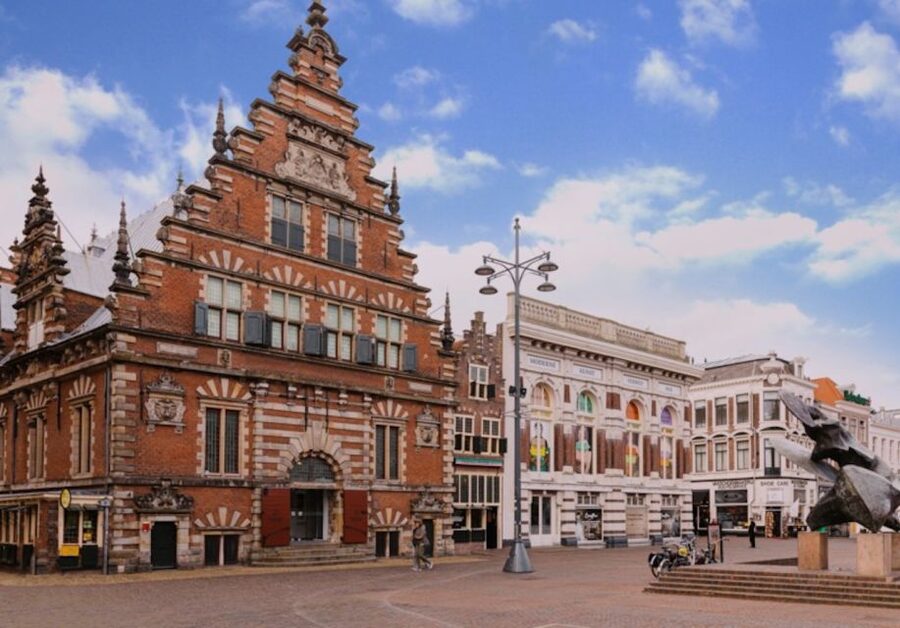 Haarlem: Frans Hals Museum Entrance Ticket with Audio Guide - How the two locations work, and why the 7-minute walk matters