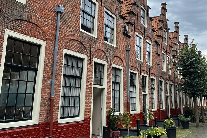 Haarlem Private Day Trip from Amsterdam with Local - Stop 2: Hofje van Bakenes, courtyard Haarlem away from the crowds