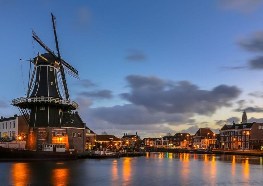 Haarlem: Sightseeing Canal Cruise through the City Center - Who should book this Haarlem cruise, and who might skip it