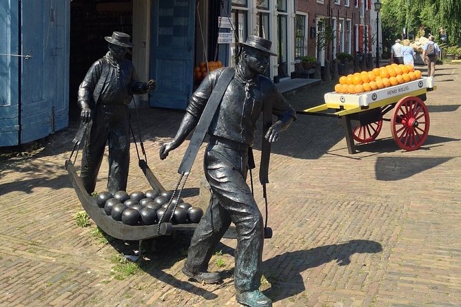 Half-Day Edam and Volendam Private Walking Tour from Amsterdam - Family Smokehouse Time: Eel Soup in a Champagne Glass