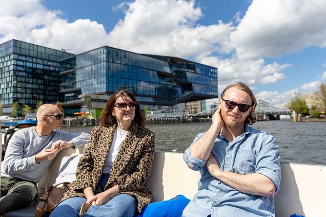 Highlights and Local Insights Canal Cruise Tour in Amsterdam - Herengracht to the Seven Bridges, Your Most Instantly Recognizable Photo Run