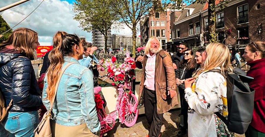 Humans of Amsterdam - Small group cultural walking tour - Meeting point near Anne Frank House, at the Homomonument