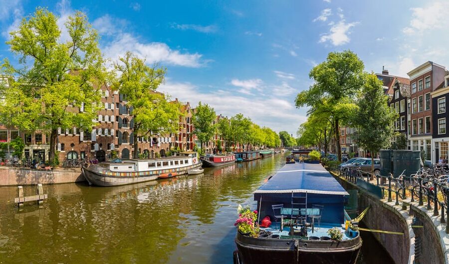 Jordaan, Anne Frank and Leidseplein tour in English - Jordaan: brown cafés, narrow streets, and why it feels like a local story