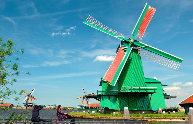 Keukenhof, Flower Fields, Volendam and Zaanse Schans Small-Group Tour - Keukenhof Gardens: Skip the Line, Then Walk on Your Own