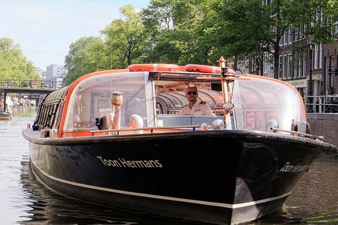 Keukenhof, Flower Fields, Volendam and Zaanse Schans Small-Group Tour - Clogs and Cheese Makers: Small Stops That Teach a Lot