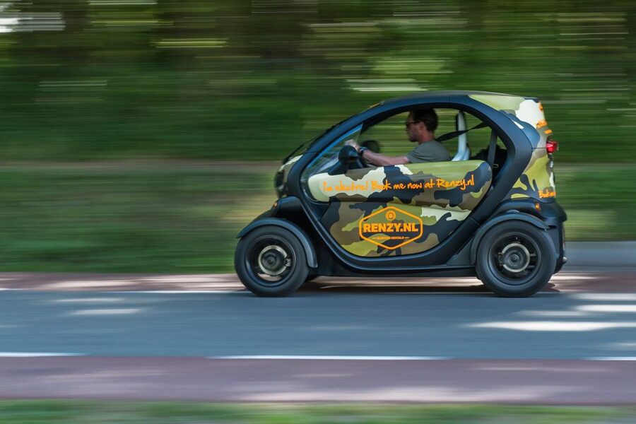 Lisse: Drive-it-Yourself History and Castle Audio Tour - Your Renault Twizy: fun electric driving, with real-world tradeoffs