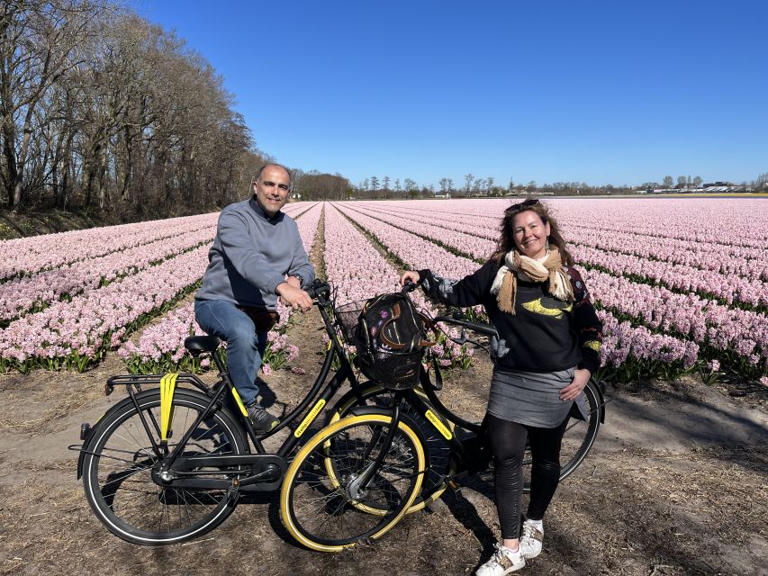 Lisse: Enjoy the Tulip Fields by Bike with a Local Guide! - The Lisse Village Stop: St. Agatha Church and Quick Photo Moments
