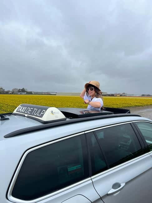 Lisse: Private Tulip Fields Tour with a Local Guide 1h Tour - The 10-Minute Van Ride: Short, But Not Wasted Time