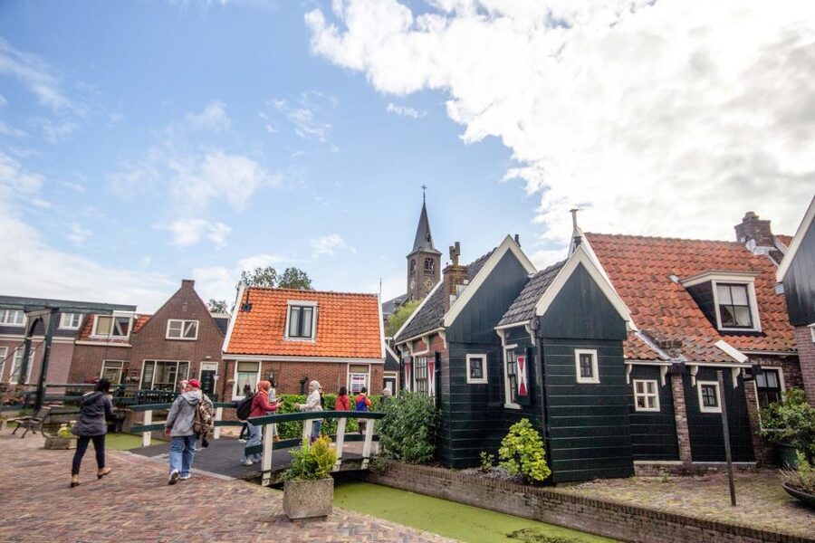 Marken, Volendam and Edam: Private Full-Day Tour - Price and Value: Private Guide, Boat, Bus, and Tasting Included