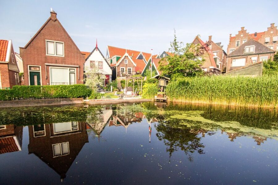 Marken, Volendam and Edam: Private Full-Day Tour - Volendam: Fisher Village Walk, Former Fish Auction Building, and Cheese Tasting