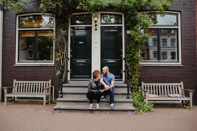 Memories for life - Photo shoots in Amsterdam with a professional photographer - Meet at Westermarkt, then get a route that matches your vibe