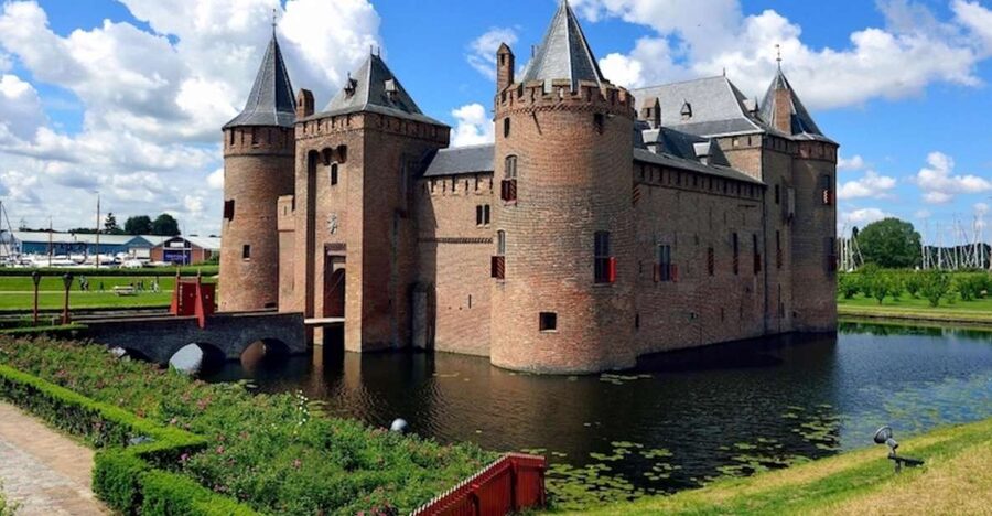 Muiden: Entry Ticket to Muiderslot Castle - What you actually get: ticket access to both castle and gardens