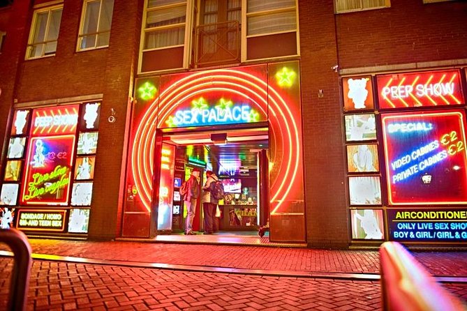 MUST DO: Amsterdam's Red Light District tour with a local - Where you meet, and how the 2-hour walk usually feels