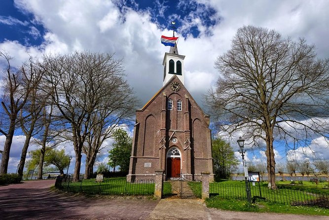 Off the Beaten Paths Dutch Landscape Private Tour 1/2 day Jaguar - Your Chauffeur, Your Pace, Your Peace