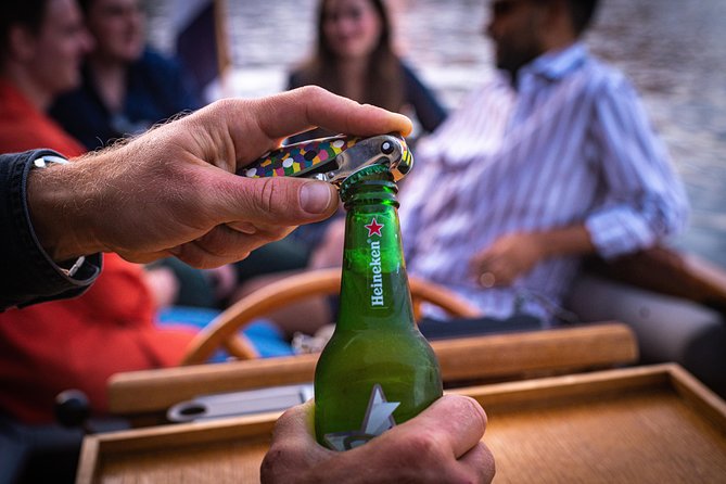 Private Boat Tour Amsterdam - 90 Min incl. welcome drink on historic saloon boat - Who this private canal cruise suits best
