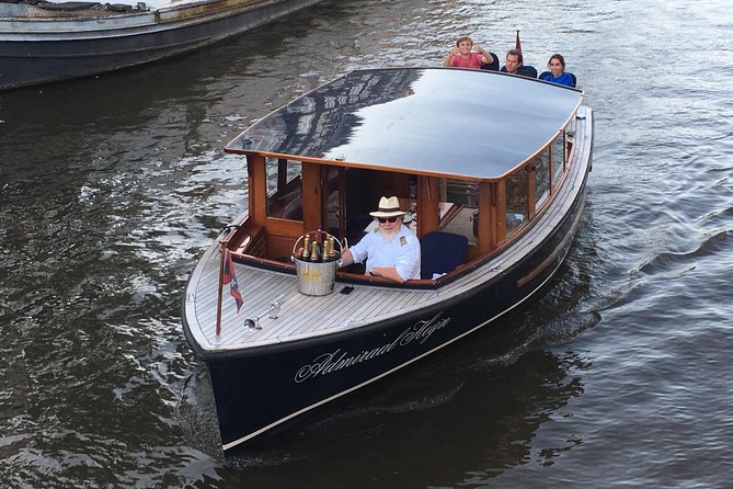 Private boat tour on a electric saloon boat - How the “custom route” really helps (and what to ask for)