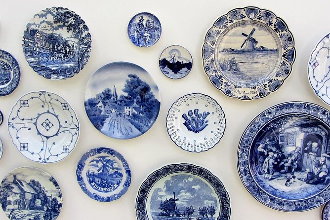 Private Delft and The Hague Tour incl. Madurodam from Amsterdam - Binnenhof, Peace Palace, and the ICC: quick outside viewing that works