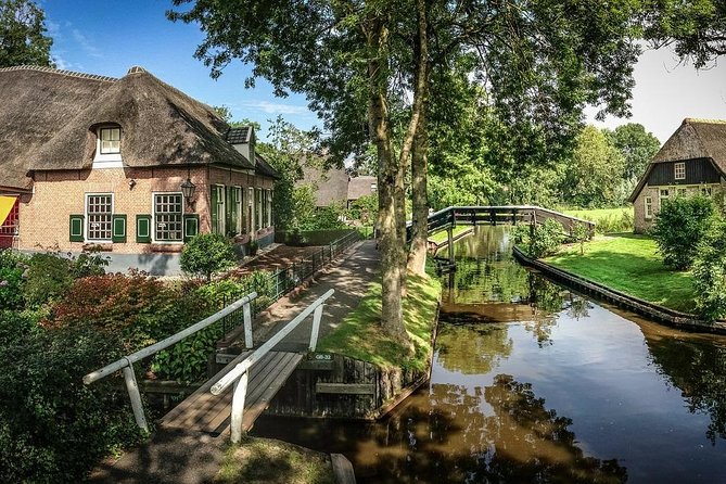 Private Giethoorn & Zaanse Schans Windmills Sightseeing Tour from Amsterdam - Henri Willig Cheese Stop: Free Tastings That Add Real Value